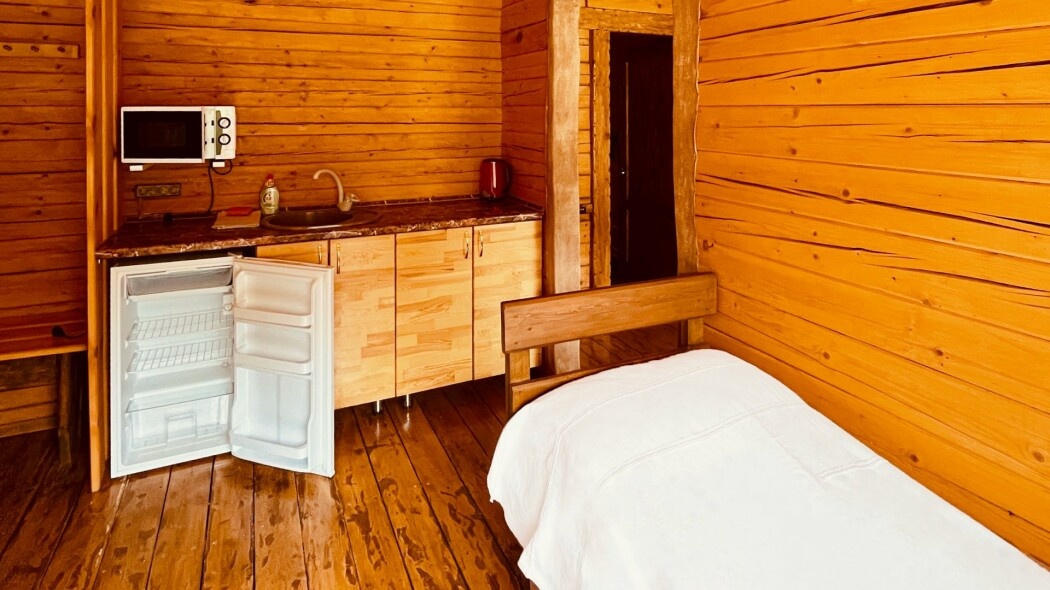 Семейный с 1 двуспальной и 2 односпальными кроватями с видом на горы (№3) - фото 6