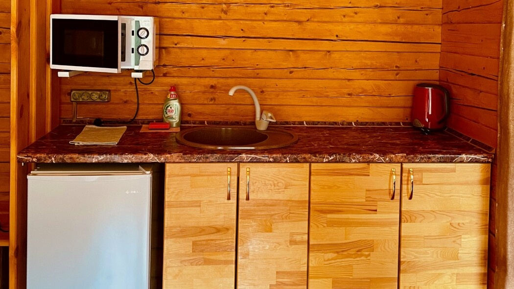 Семейный с 1 двуспальной и 2 односпальными кроватями с видом на горы (№3) - фото 7