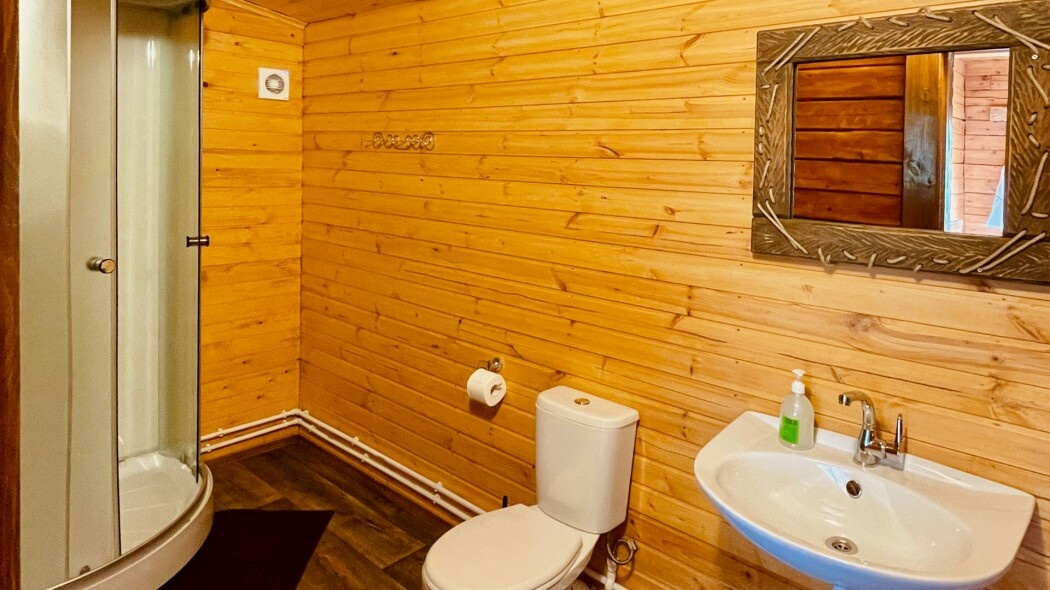 Семейный с 1 двуспальной и 2 односпальными кроватями с видом на горы (№3) - фото 13