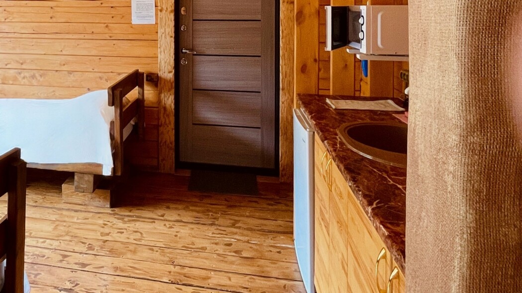 Семейный с 1 двуспальной и 2 односпальными кроватями с видом на горы (№3) - фото 16