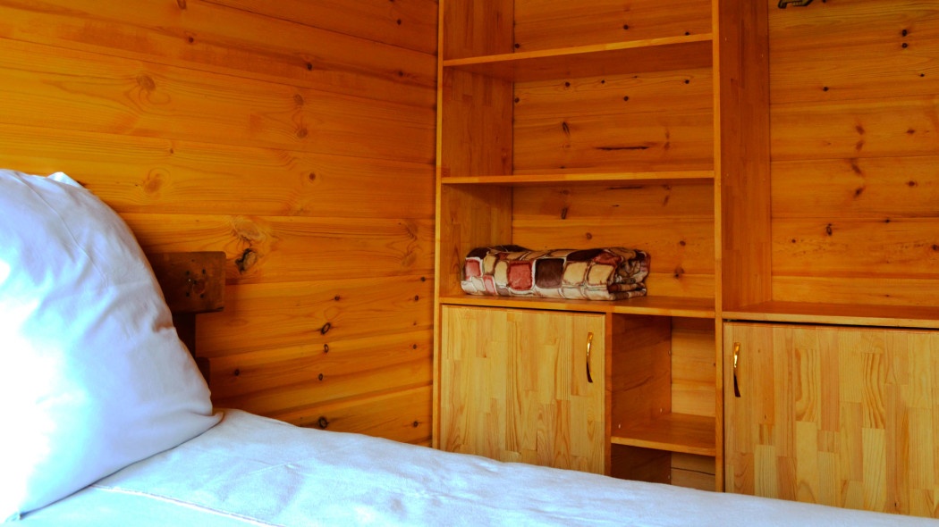 Двухместный с 1 двуспальной кроватью, мини-кухней и видом на горы (№6) - фото 3