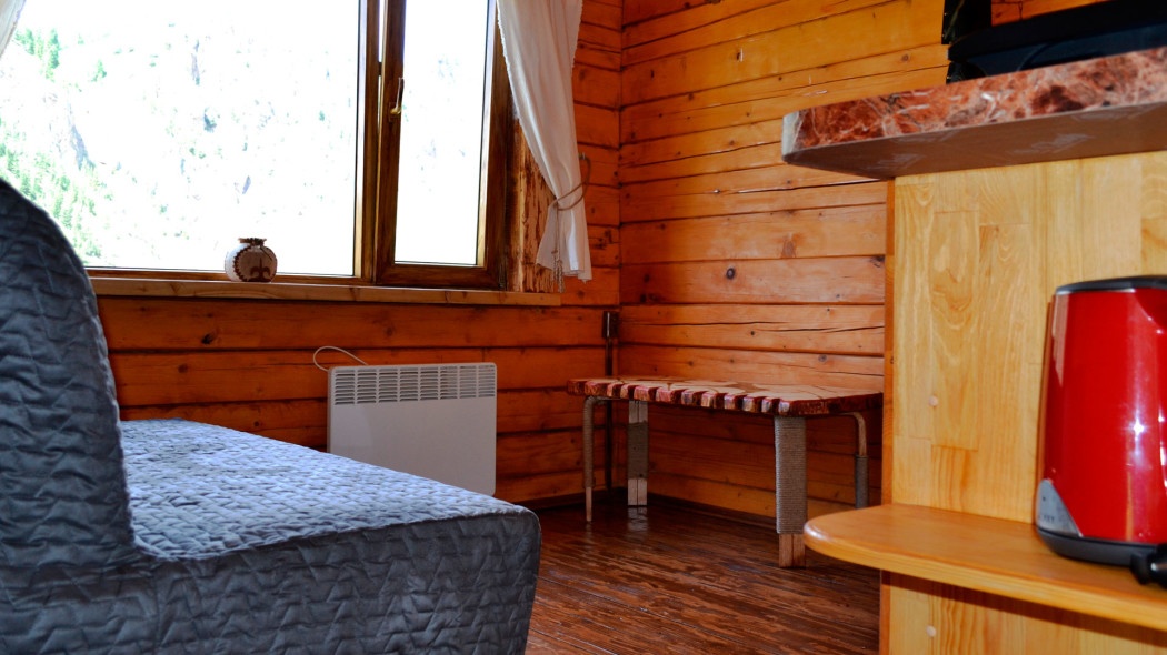 Двухместный с 1 двуспальной кроватью, мини-кухней и видом на горы (№6) - фото 7