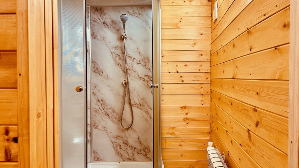 Двухместный номер с двуспальной кроватью и видом на горы (№4 и №5) - фото 9