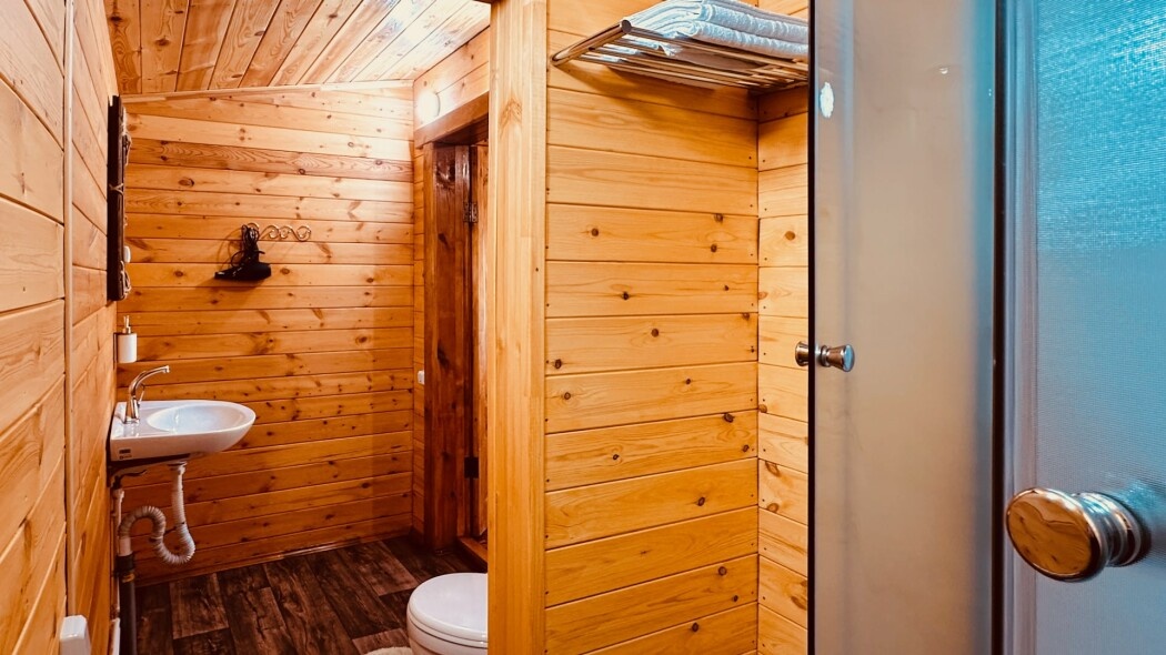 Двухместный номер с двуспальной кроватью и видом на горы (№4 и №5) - фото 10