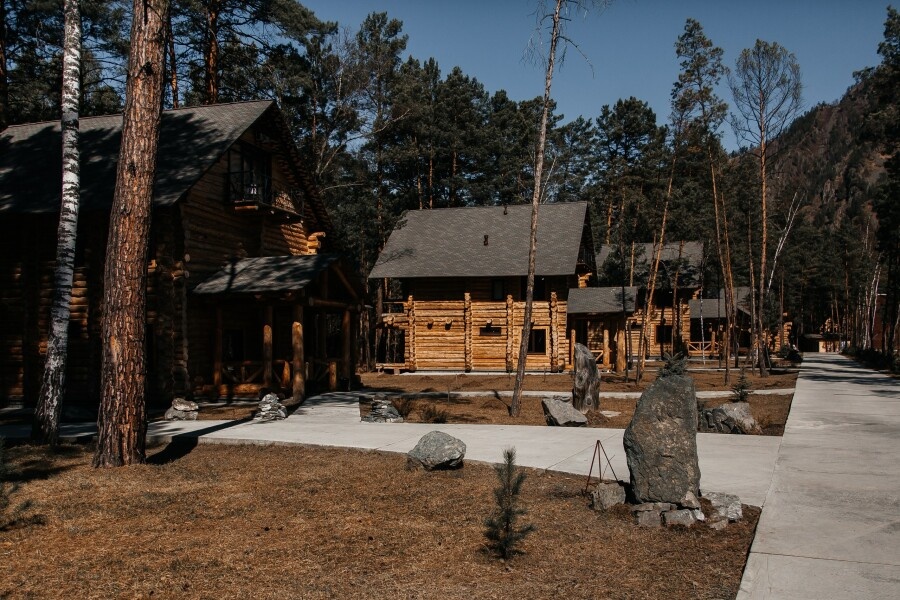 Номер на 2 человек с террасой (большая кровать+ диван) - фото 10