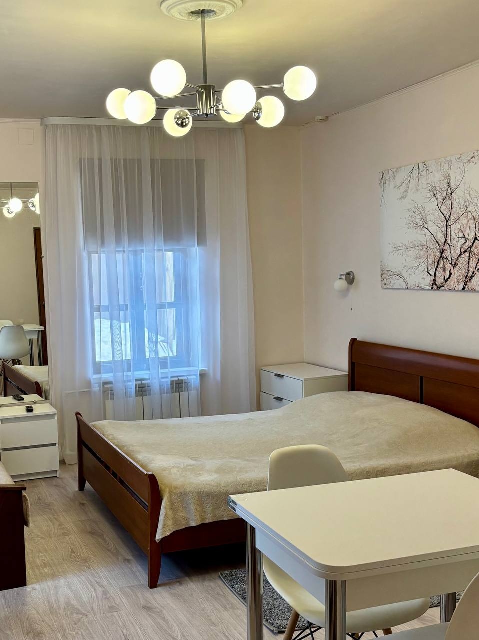 Стандартный номер с двуспальной и 1 односпальной кроватью - фото 3