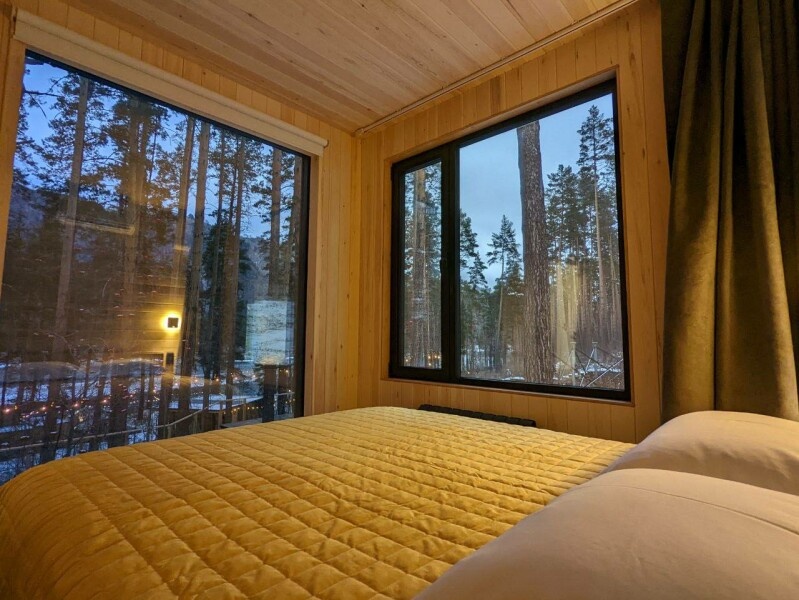 Большой зеркальный куб с отдельной спальней №20 для 2-4 гостей - фото 4