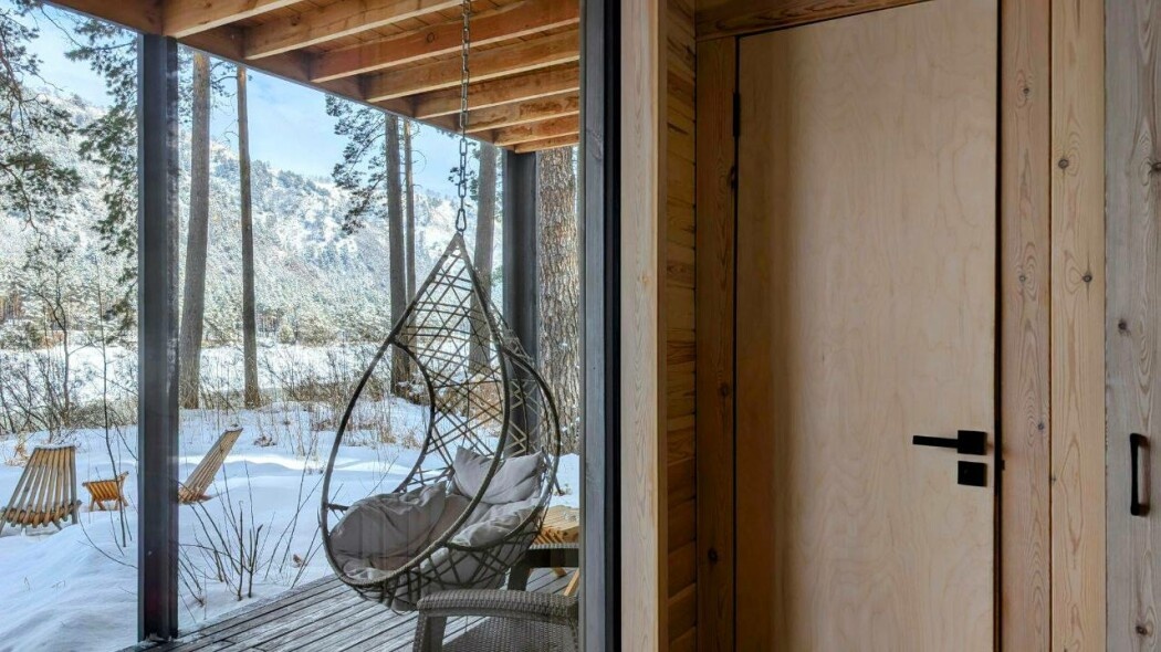 Большой зеркальный куб с отдельной спальней №0 для 2-4 гостей - фото 3