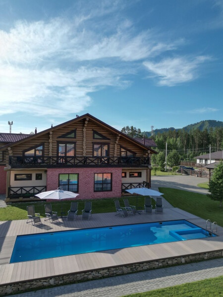 Большая половина дома - фото 2