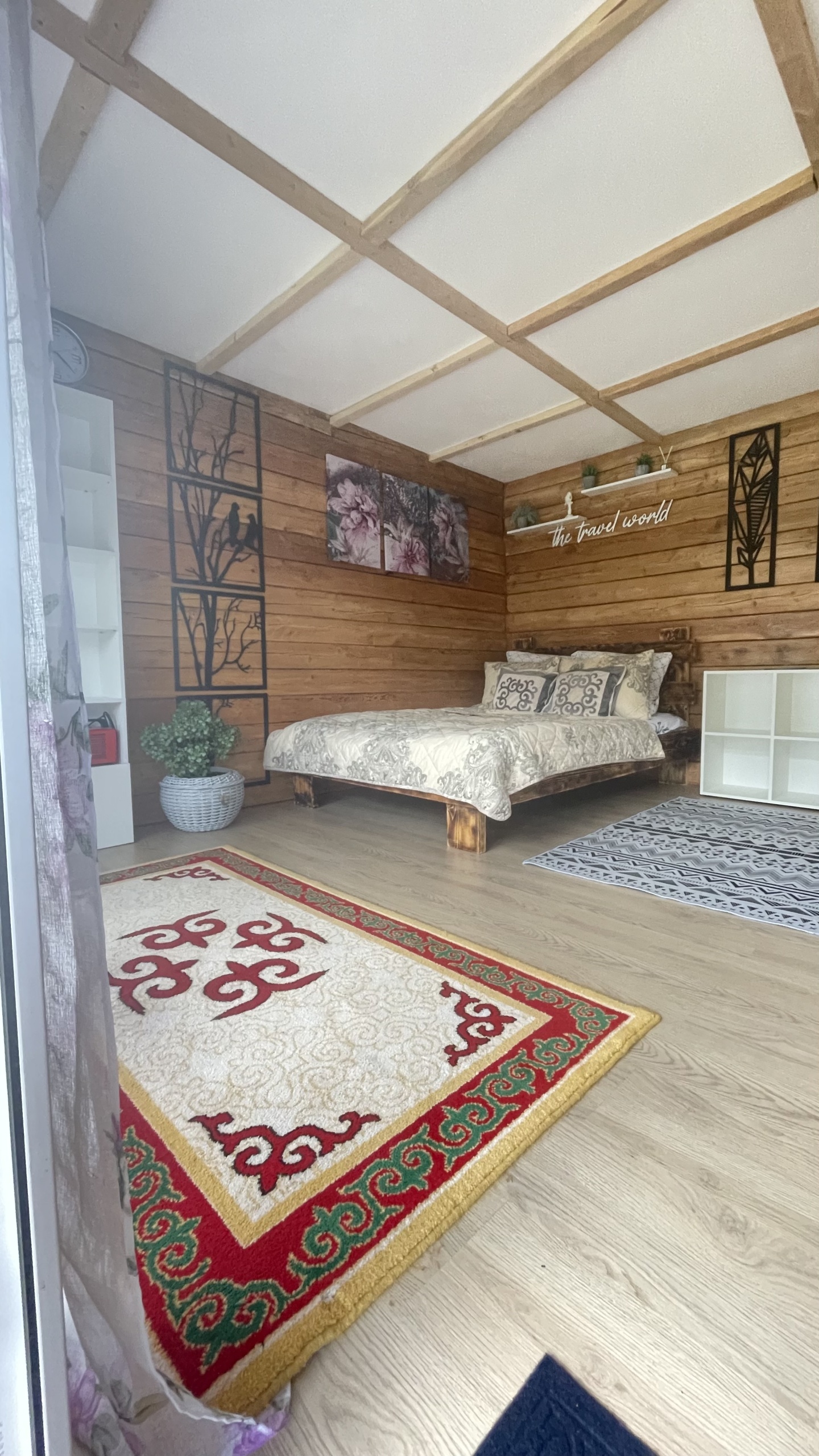 Трехместный номер с двуспальной и односпальной кроватью - фото 4