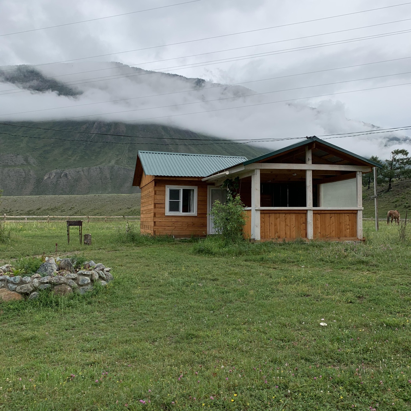 Дом с террасой - фото 1