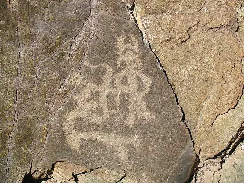 Петроглифы грота Куюс - фото 4