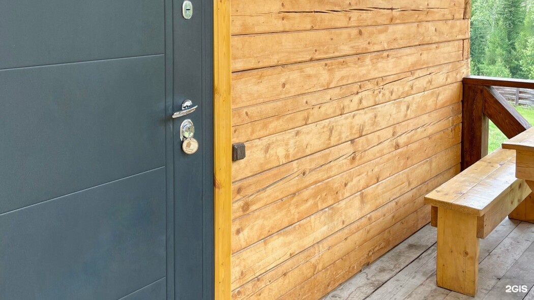 Семейный с 1 двуспальной и 2 односпальными кроватями с видом на горы (№3) - фото 2