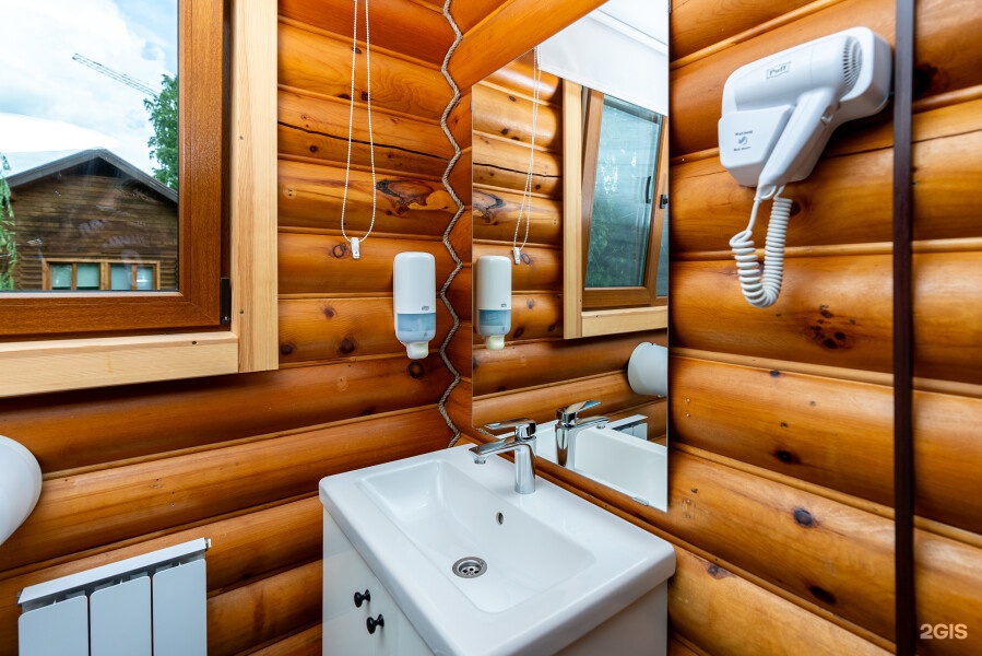 Делюкс с одной двуспальной кроватью с видом на окрестности - фото 8