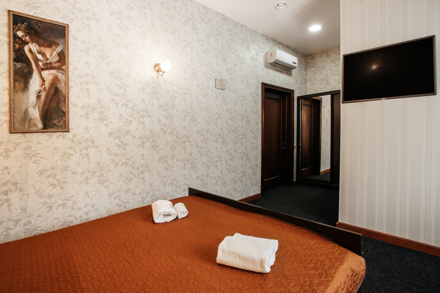 Стандарт с одной двуспальной кроватью - фото 1