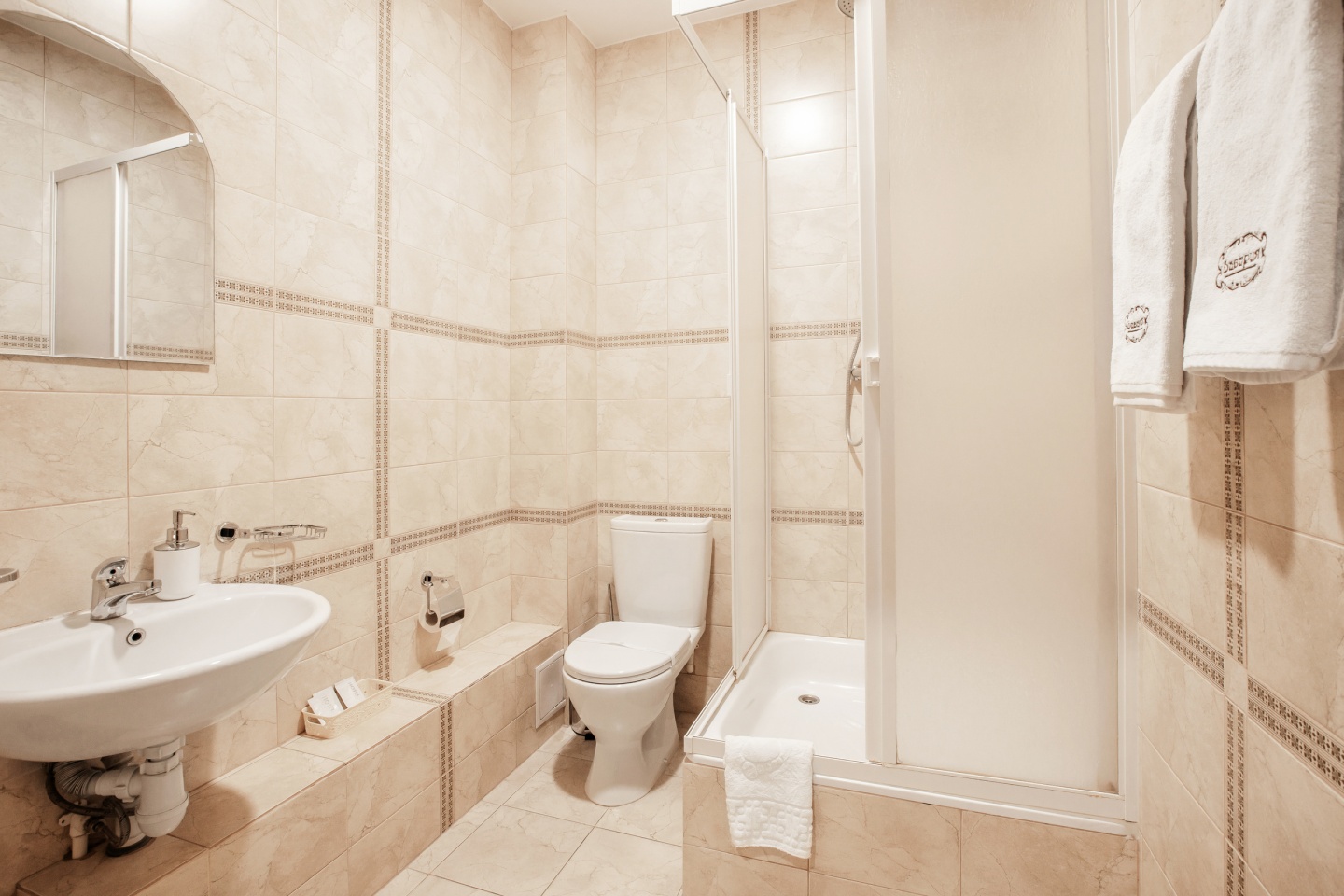 Стандарт с одной двуспальной кроватью - фото 5