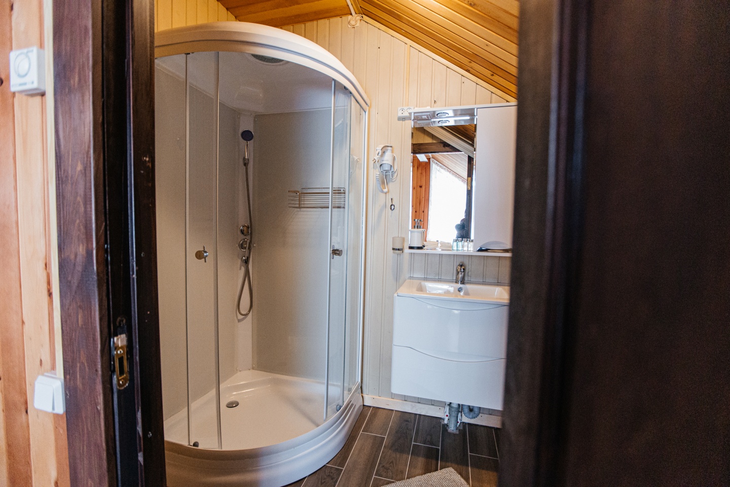 Стандарт двухкомнатный  с отдельным входом в коттедже  - фото 6