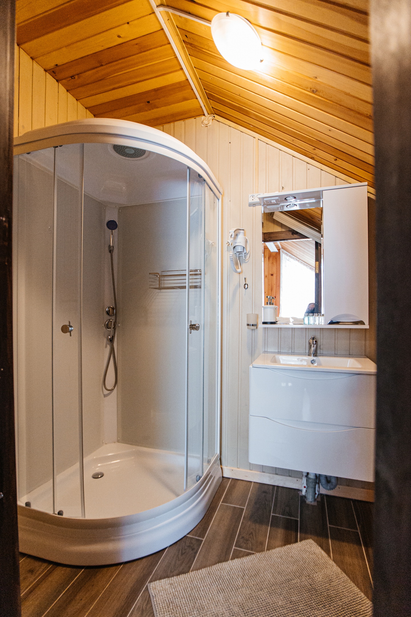 Стандарт двухкомнатный  с отдельным входом в коттедже  - фото 7