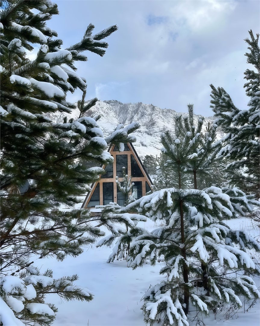 Дом А-фрейм две спальни с видом на горы - фото 1