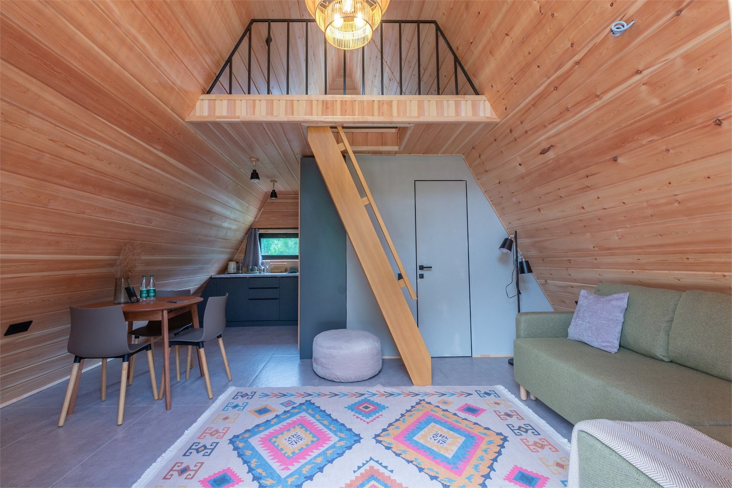 Дом А-фрейм вид на реку с одной спальней - фото 2