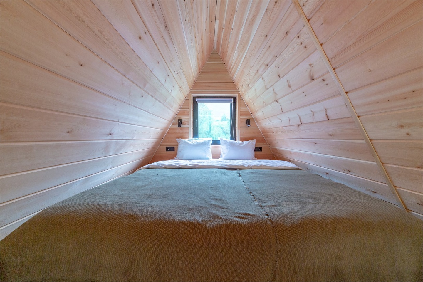 Дом А-фрейм вид на реку с одной спальней - фото 10