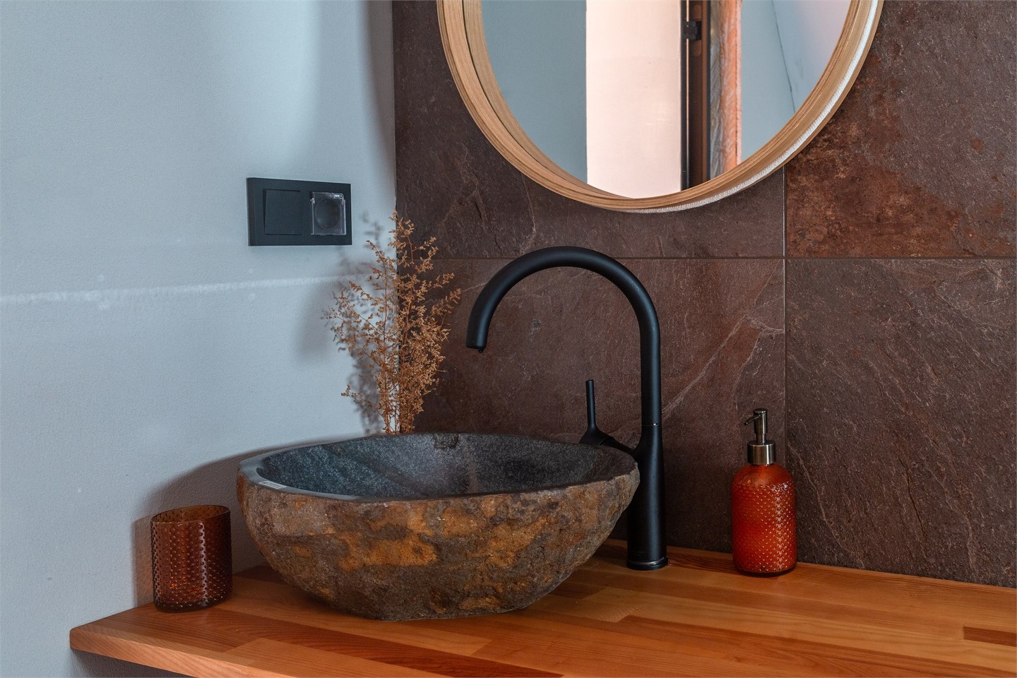 Дом А-фрейм вид на реку с одной спальней - фото 11