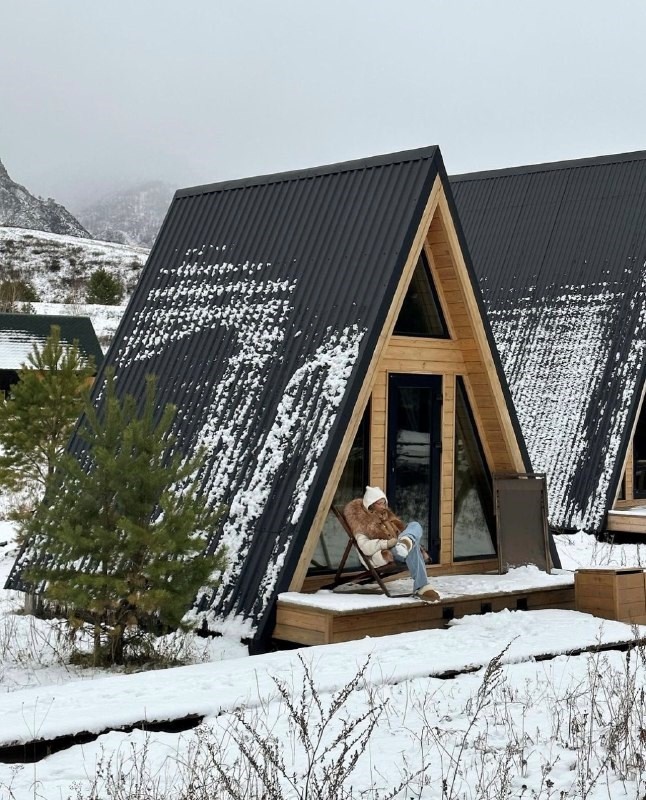 Дом Уютный А-фрейм  с видом на горы - фото 1