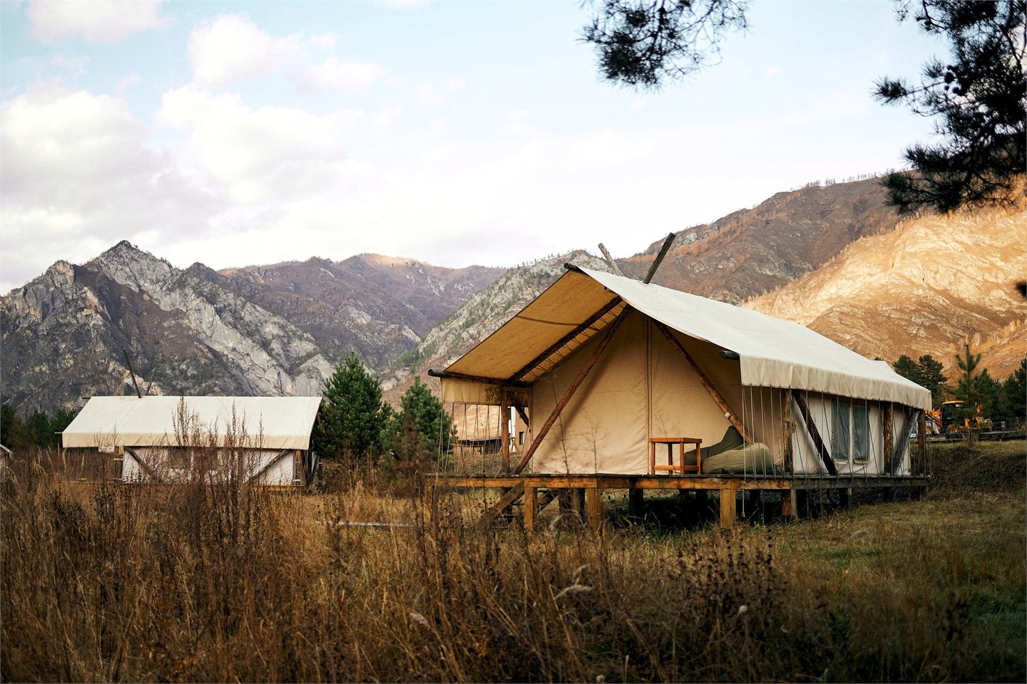 Шатер с Видом на горы - фото 1