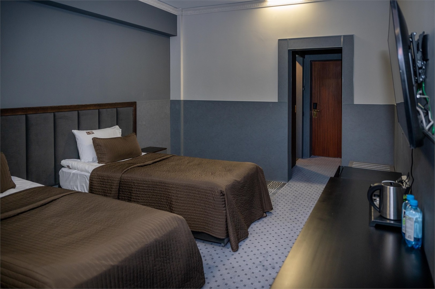 Стандарт без балкона с видом на горы Twin (Отель «Югославский») - фото 2