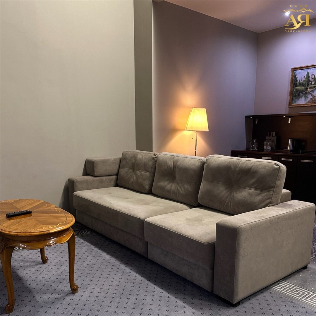 Люкс с видом на горы (Отель «Югославский») - фото 2