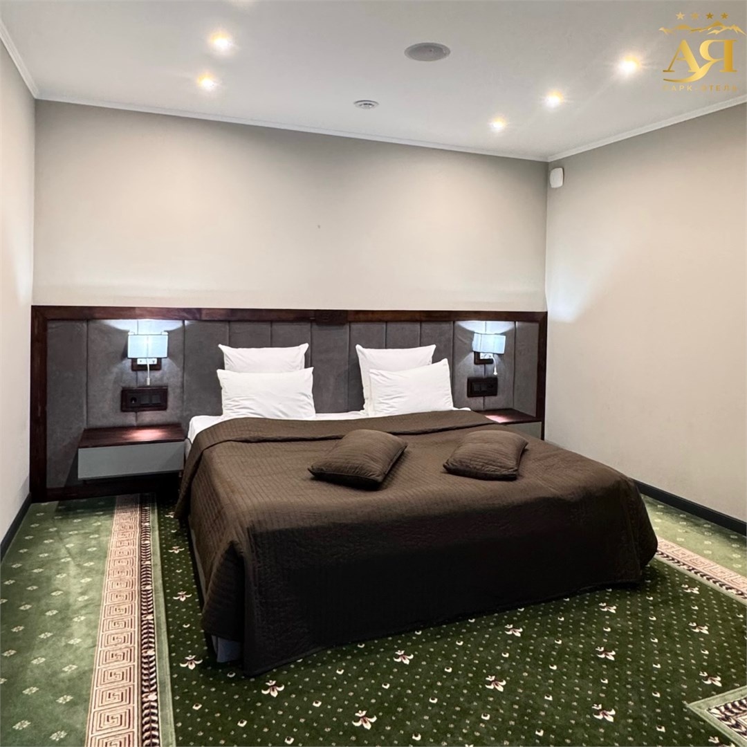 Люкс с видом на озеро  (Отель «Alira Palace») - фото 1