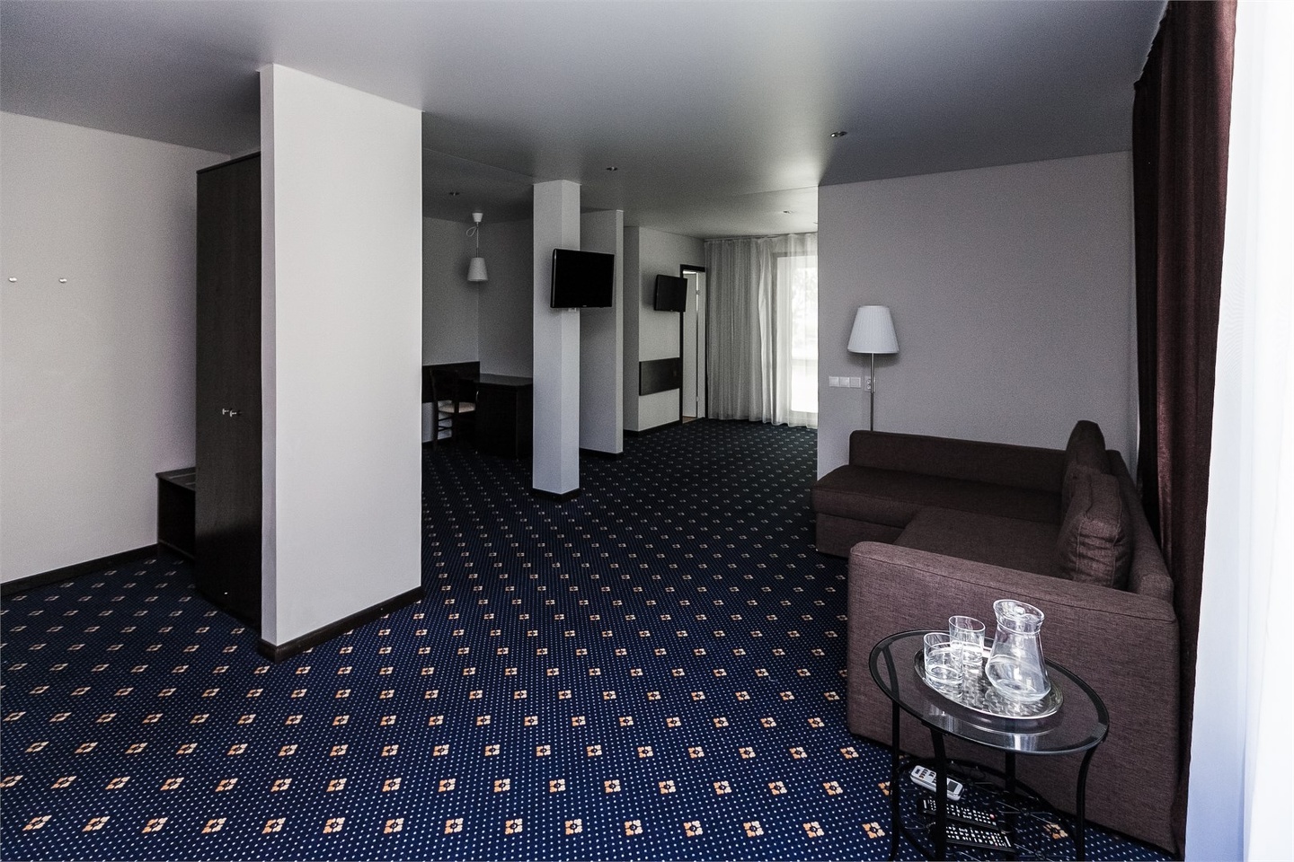 Люкс  (Отель «Шале») - фото 2