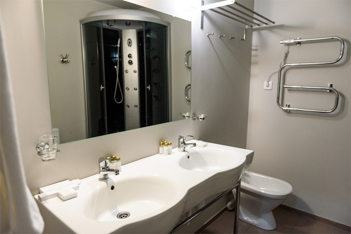 Люкс  (Отель «Шале») - фото 6