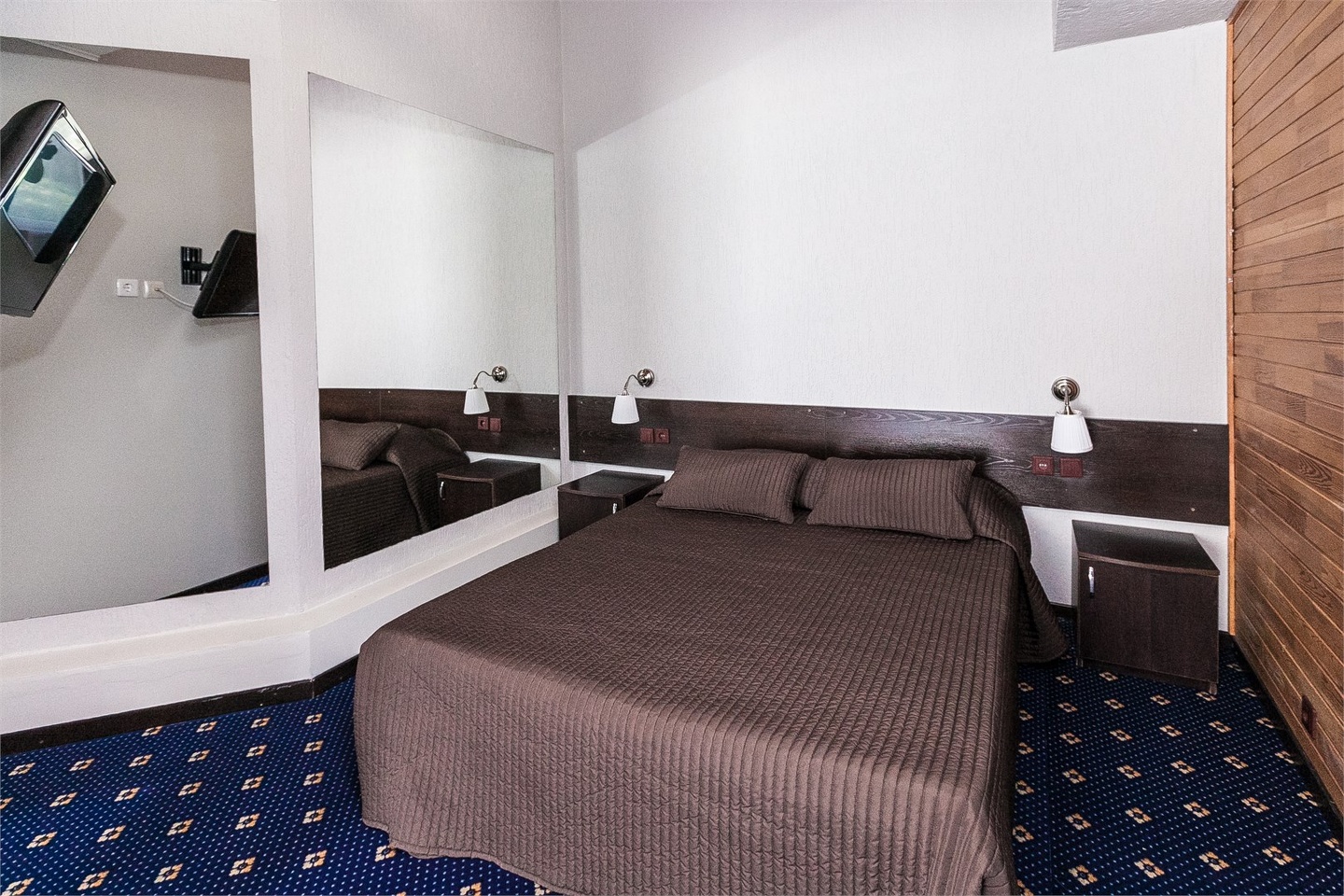 Люкс  (Отель «Шале») - фото 10