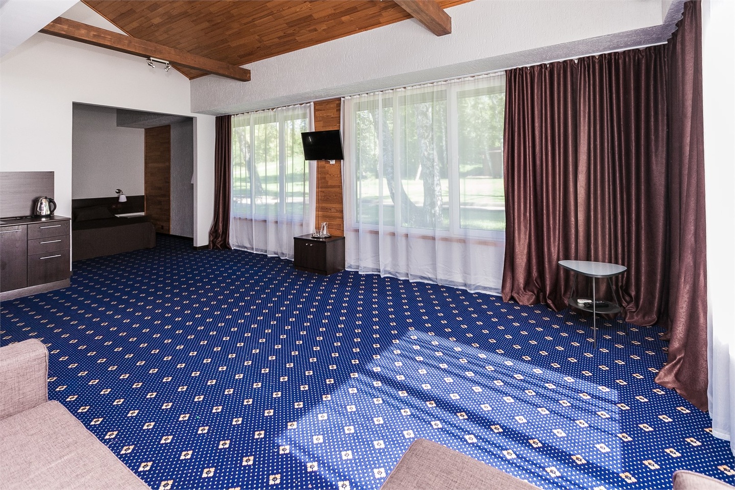 Люкс  (Отель «Шале») - фото 12