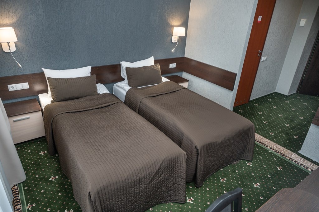 Стандарт двухмесный с видом на озеро Twin - фото 1