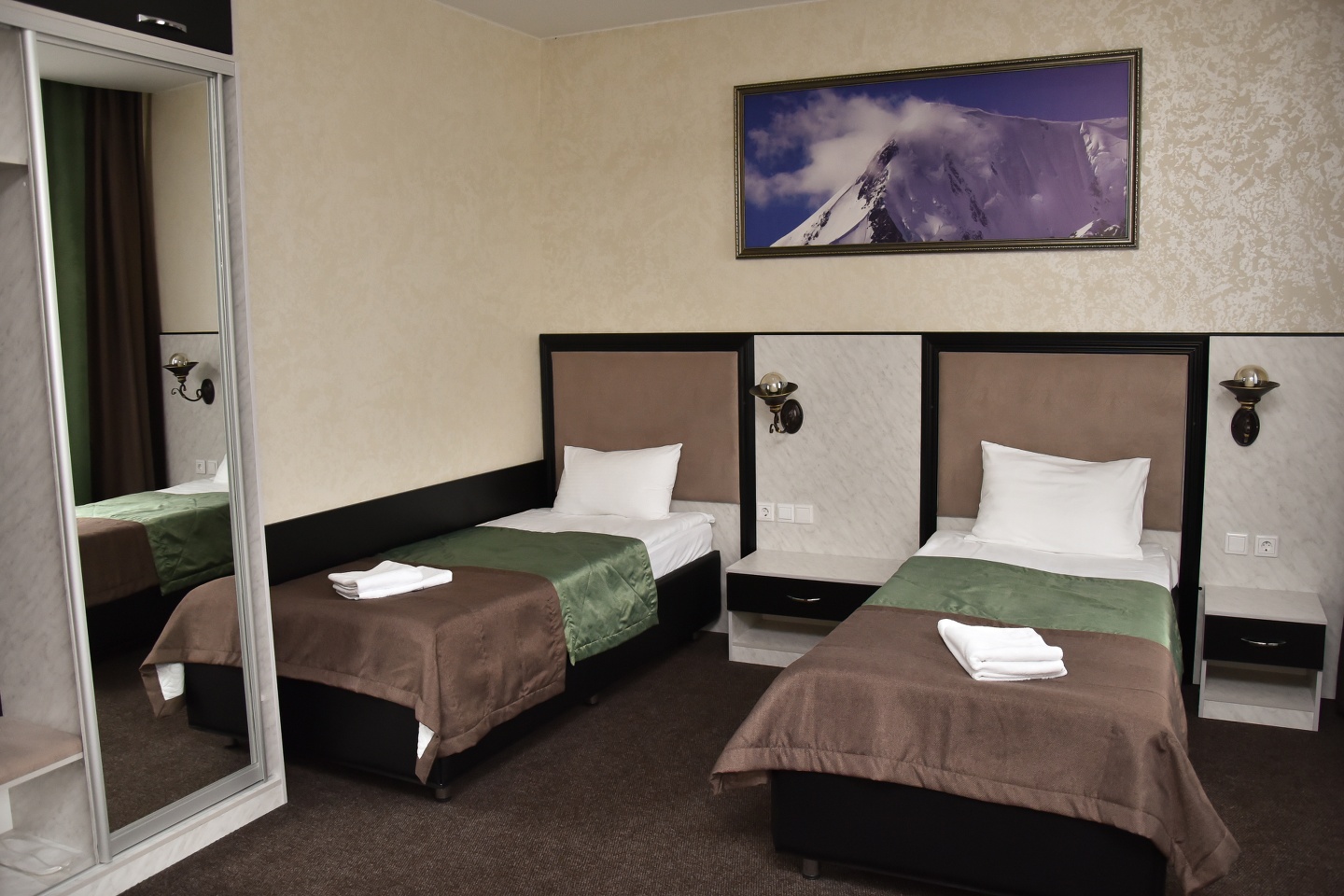 Двухместный улучшенный с двумя раздельными кроватями - фото 1