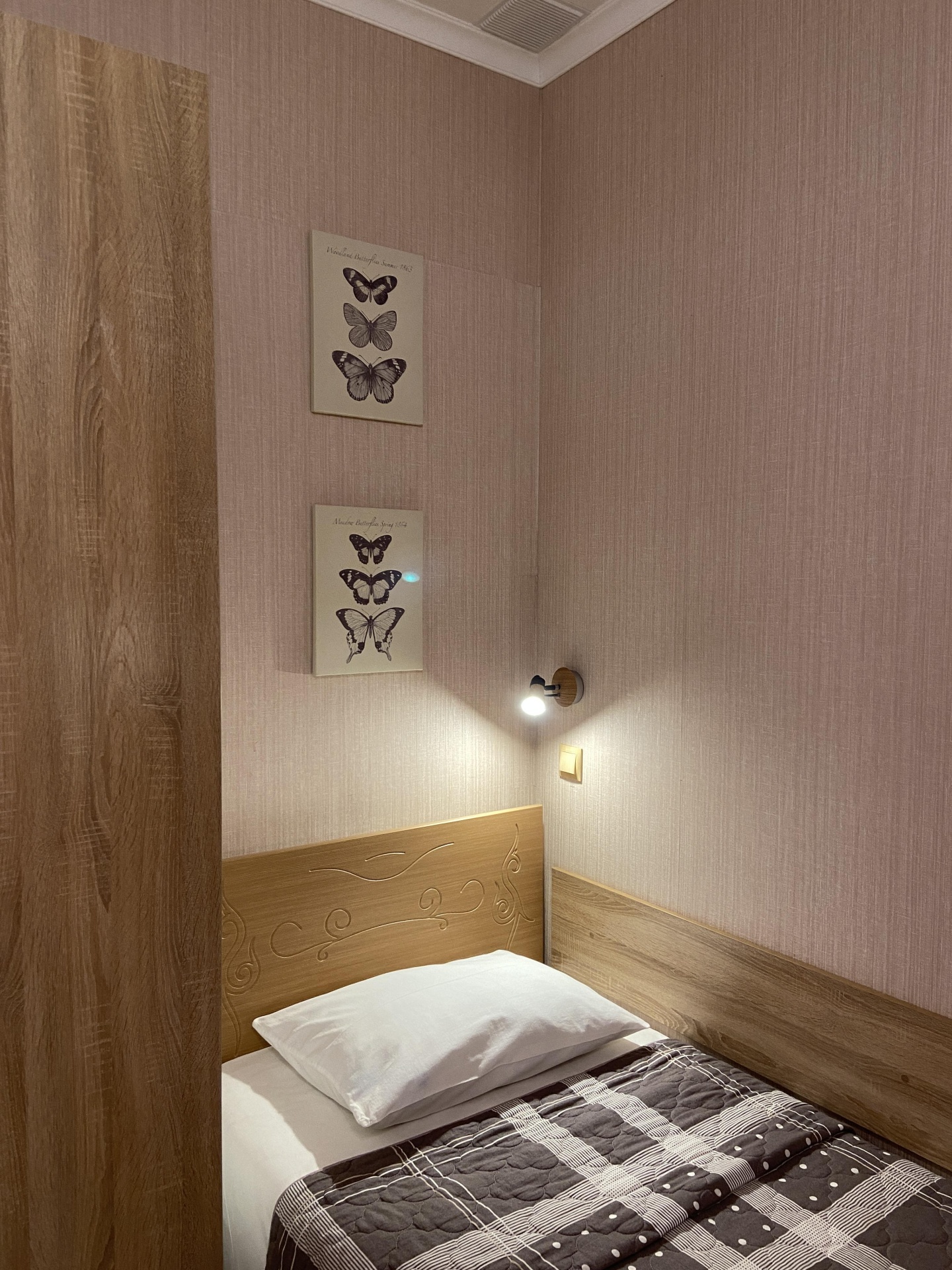 Трехместный номер с 3 односпальными кроватями с видом на горы - фото 9