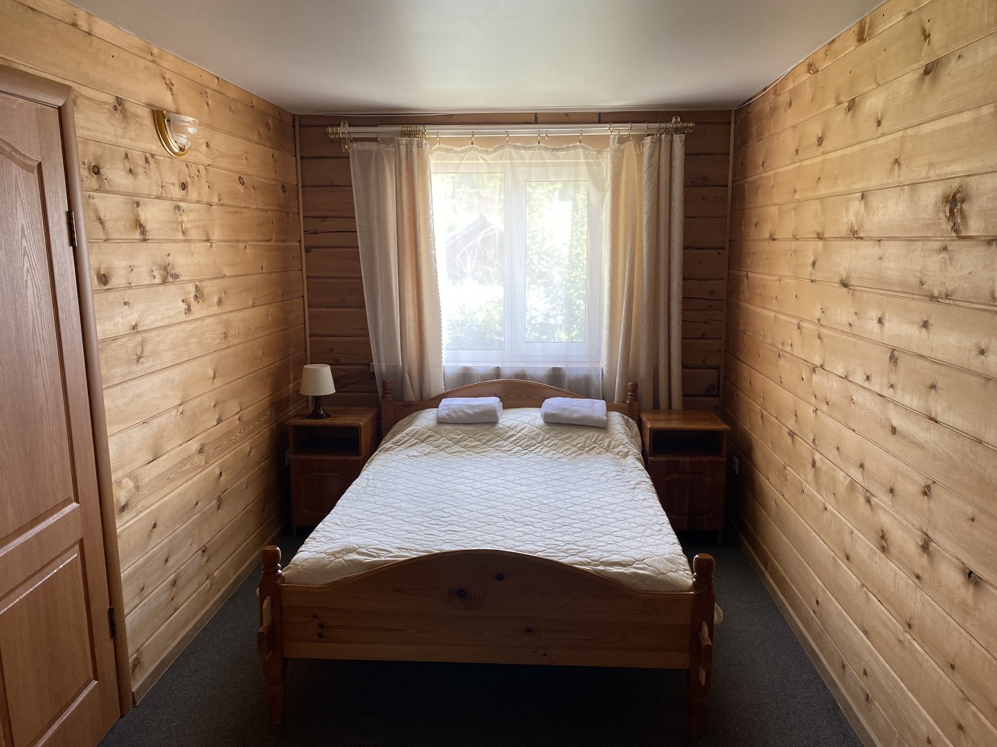 Двухкомнатный номер с балконом и видом на озеро - фото 3