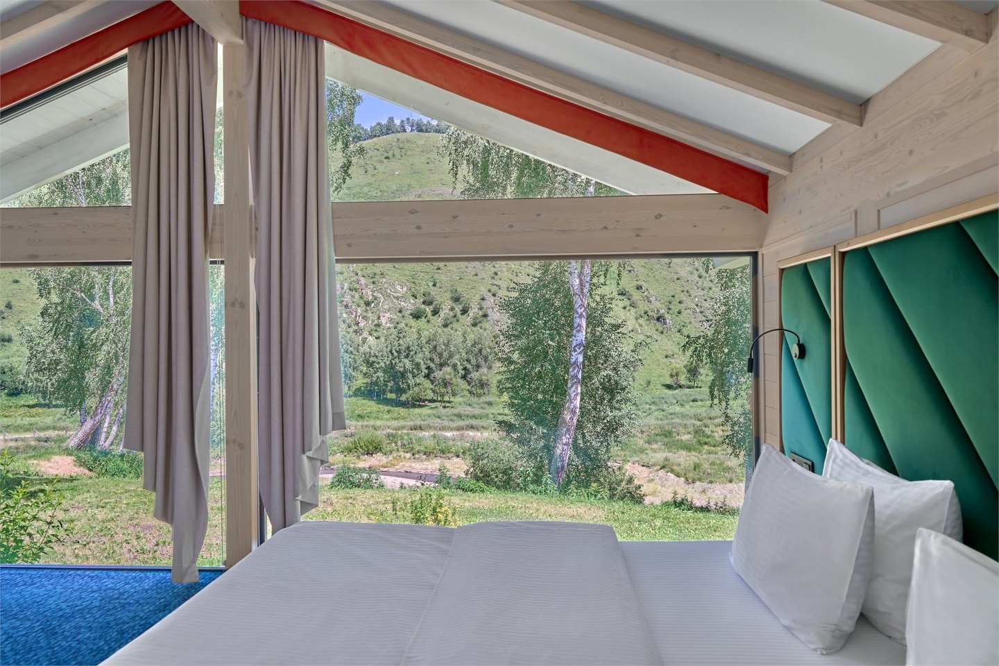 Шале с видом на парк маралов с двуспальной кроватью 1-я линия - фото 1