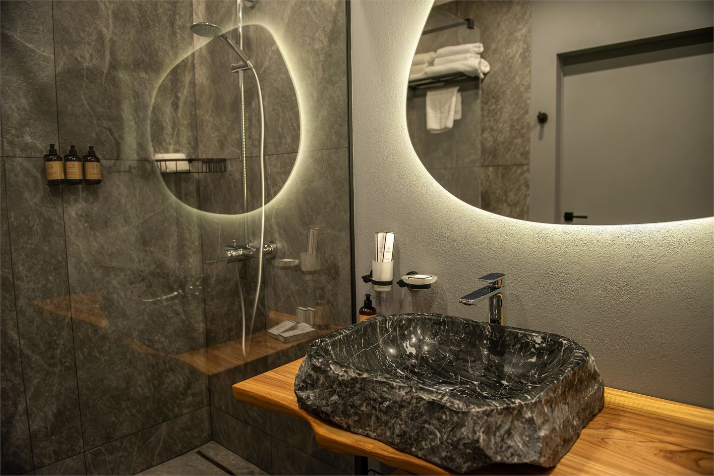 Вилла Люкс с бассейном и видом на парк маралов - фото 15