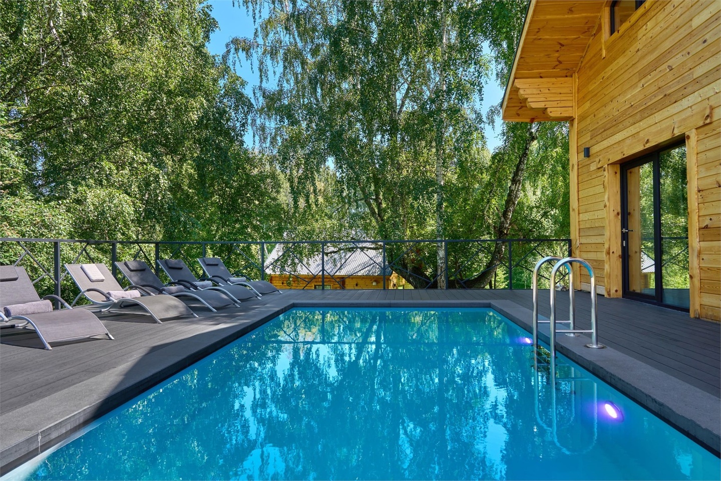 Вилла Люкс с бассейном и видом на парк маралов - фото 16