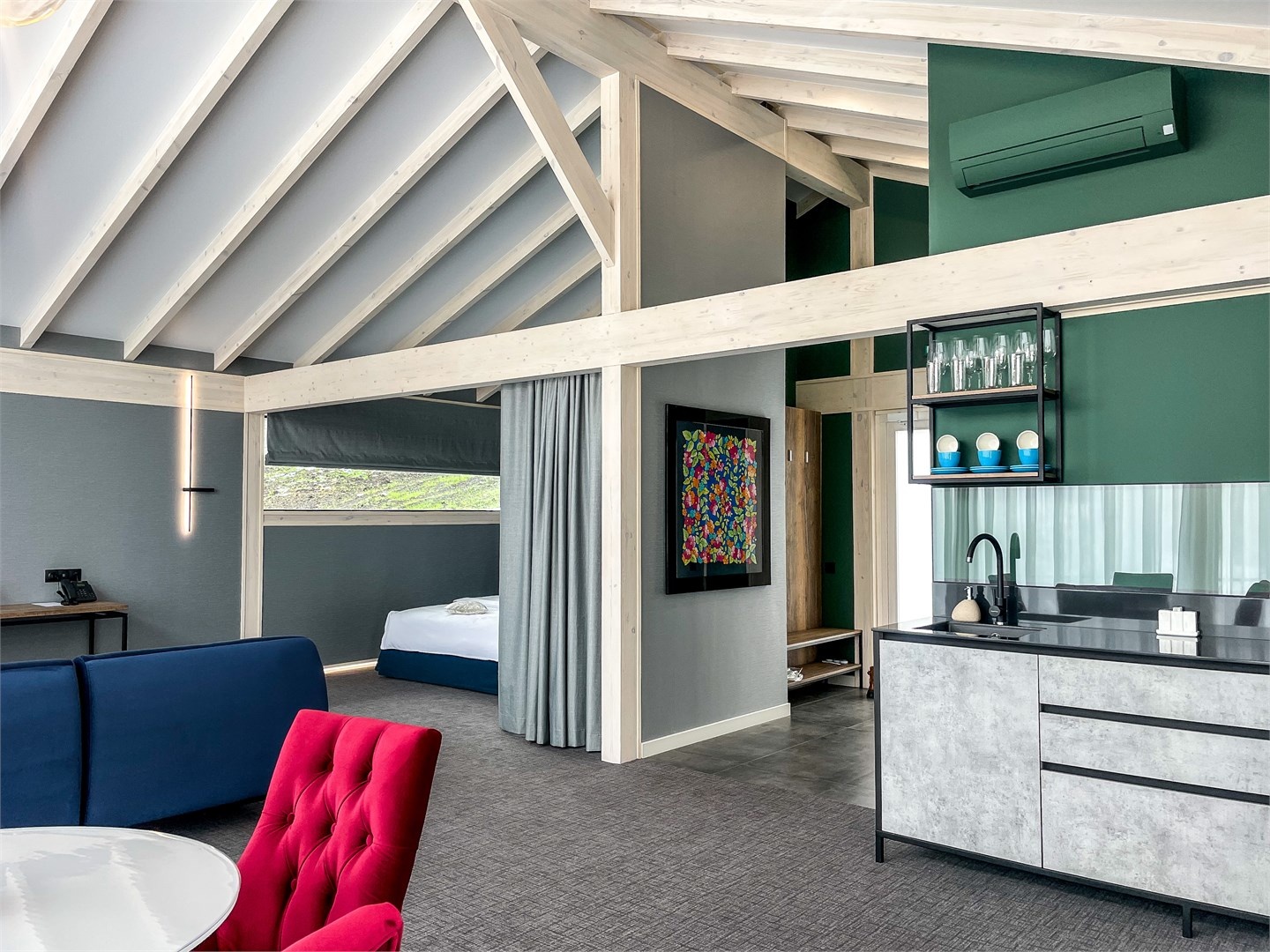 Вилла с бассейном и видом на горы - фото 6