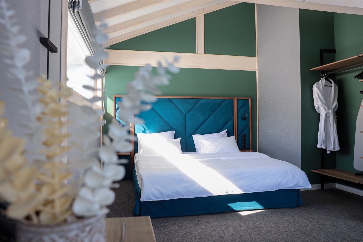 Вилла с бассейном и видом на горы - фото 9