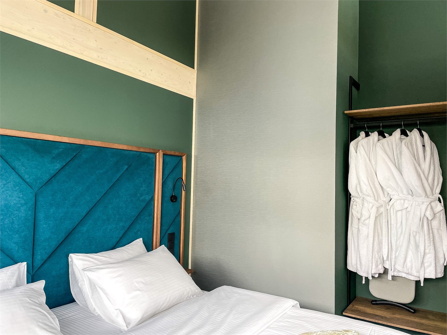 Вилла с бассейном и видом на горы - фото 10