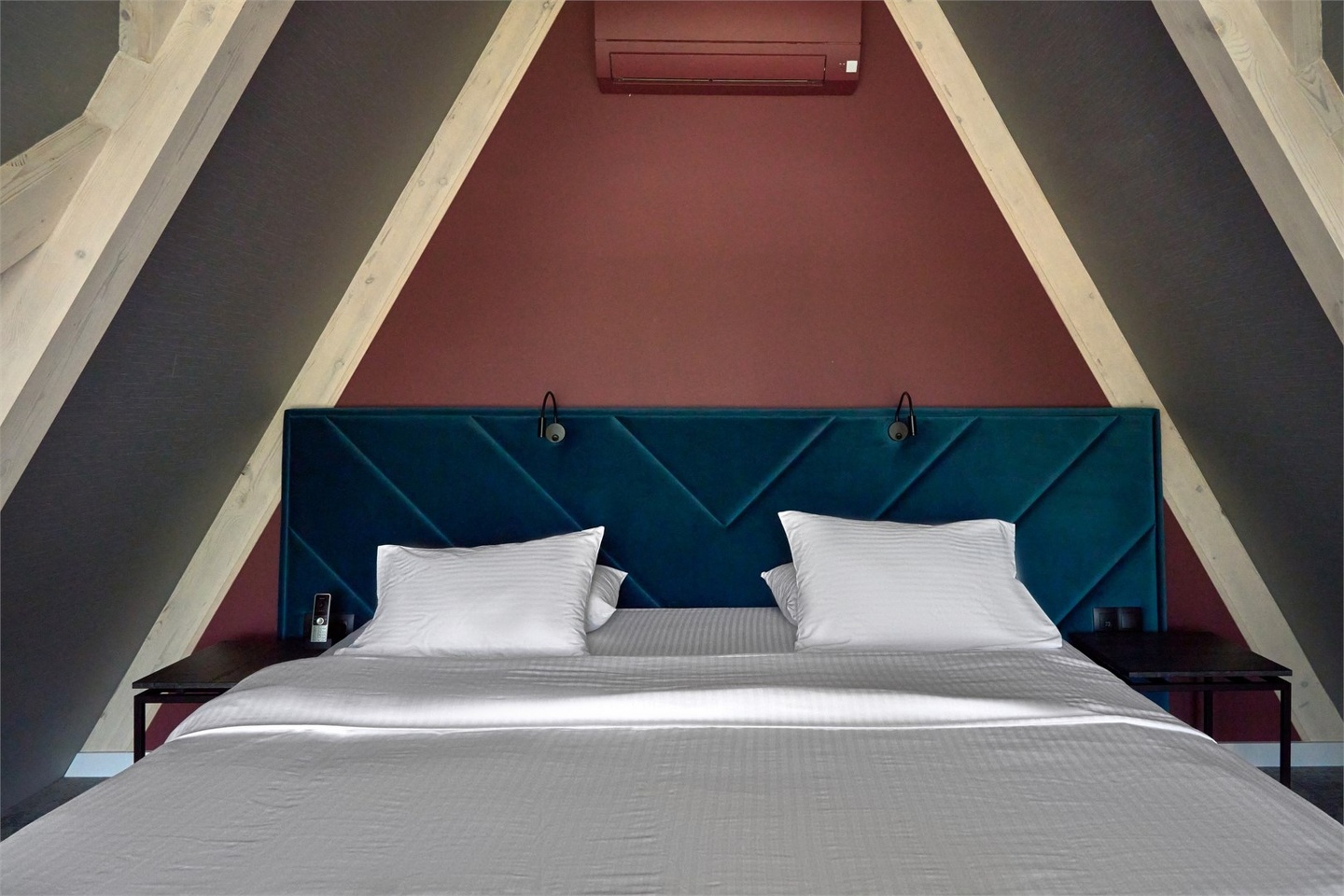 Шале с террасой и панорамным видом на горы - фото 5