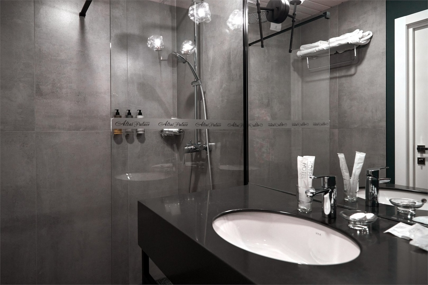 Шале с террасой и панорамным видом на горы - фото 14