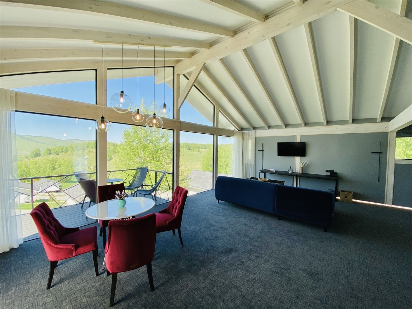 Вилла с террасой и панорамным видом на горы - фото 2