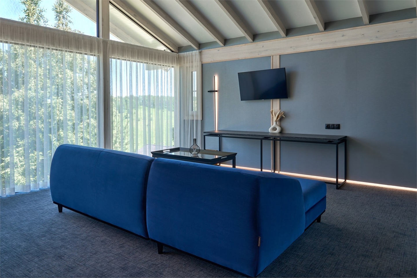 Вилла с террасой и панорамным видом на горы - фото 8