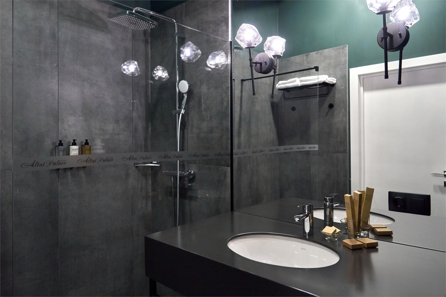 Вилла с террасой и панорамным видом на горы - фото 13